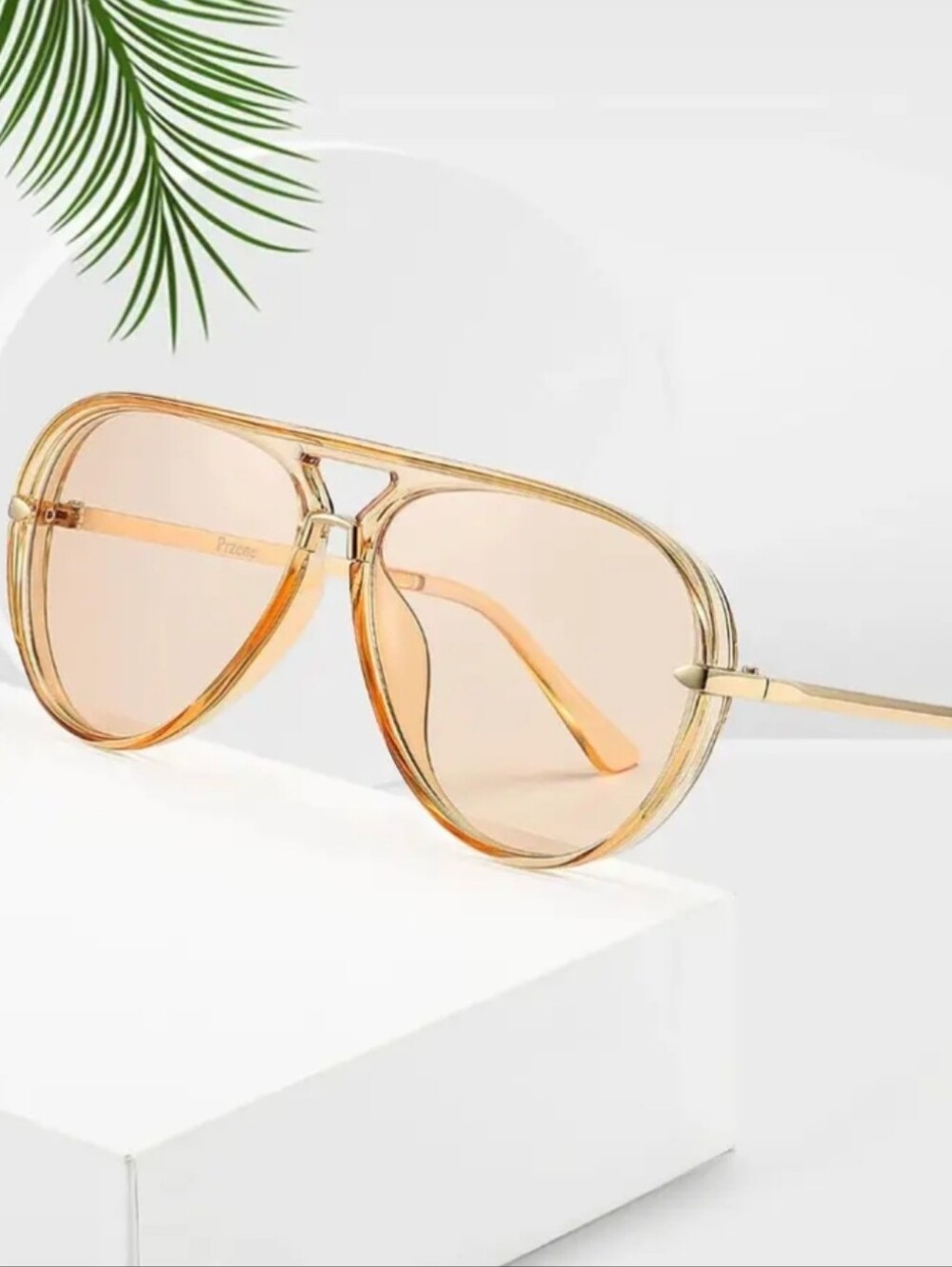 Aviator Sunglasses in Amber Transparent Frame